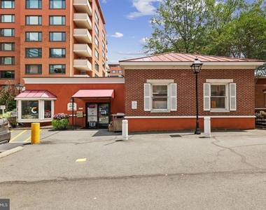 1021 Arlington Boulevard - Photo Thumbnail 12