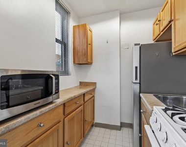 1021 Arlington Boulevard - Photo Thumbnail 8