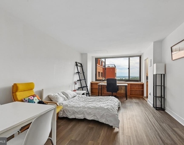 1021 Arlington Boulevard - Photo Thumbnail 1
