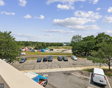 1021 Arlington Boulevard - Photo Thumbnail 13
