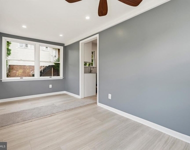 1801 S Glebe Road - Photo Thumbnail 3