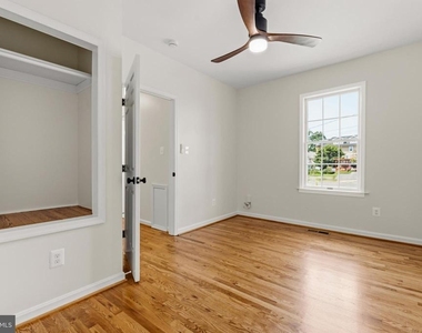 1801 S Glebe Road - Photo Thumbnail 20