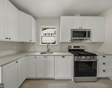 1801 S Glebe Road - Photo Thumbnail 4