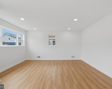 1545 11th Street S - Photo Thumbnail 6