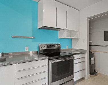 9226 Jollyville Rd - Photo Thumbnail 9