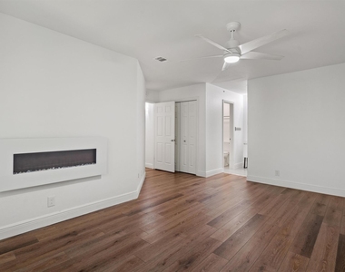 9226 Jollyville Rd - Photo Thumbnail 13