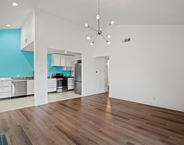 9226 Jollyville Rd - Photo Thumbnail 5