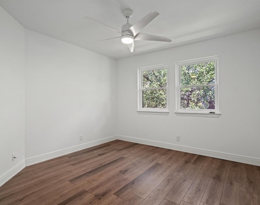 9226 Jollyville Rd - Photo Thumbnail 18