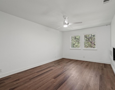 9226 Jollyville Rd - Photo Thumbnail 12