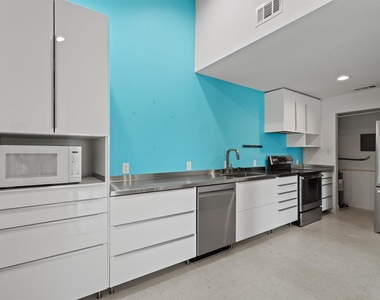 9226 Jollyville Rd - Photo Thumbnail 6