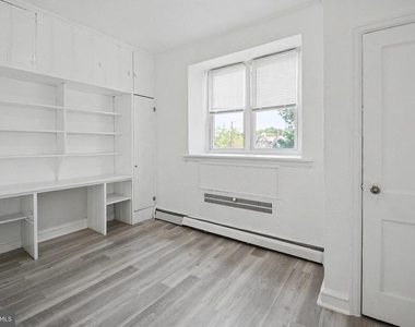 5200 W Montgomery Avenue - Photo Thumbnail 9