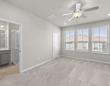 1015 Vista View Dr - Photo Thumbnail 7
