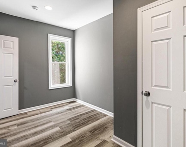 1307 S Hanson Street - Photo Thumbnail 7