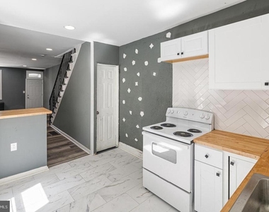 1307 S Hanson Street - Photo Thumbnail 2