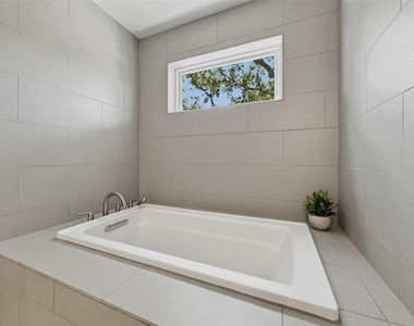 2118 Brackenridge St - Photo Thumbnail 18