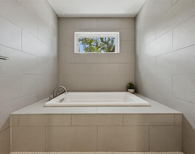 2118 Brackenridge St - Photo Thumbnail 17