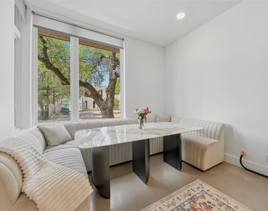 2118 Brackenridge St - Photo Thumbnail 3