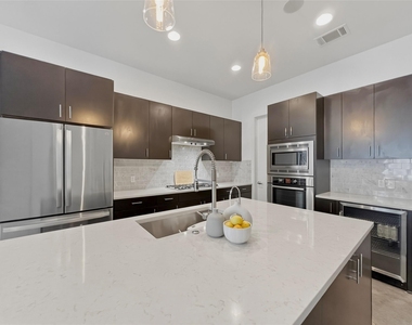 2118 Brackenridge St - Photo Thumbnail 7
