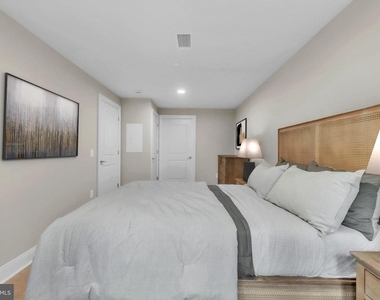 1801 Market Street - Photo Thumbnail 3
