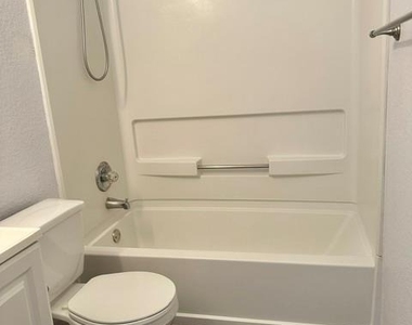 7605 Marble Crest Dr - Photo Thumbnail 16