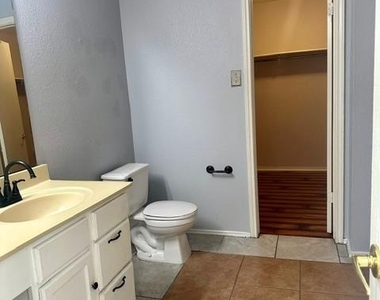 7605 Marble Crest Dr - Photo Thumbnail 10
