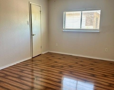 7605 Marble Crest Dr - Photo Thumbnail 8