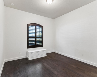 2604 Lou Hollow Pl - Photo Thumbnail 20