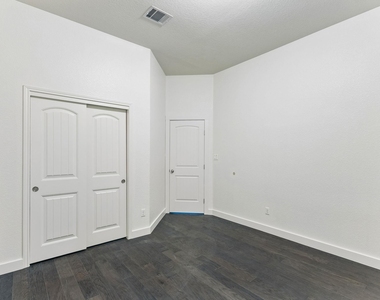 2604 Lou Hollow Pl - Photo Thumbnail 21