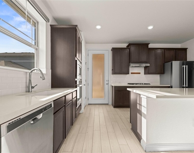 8011 Orizzonte St - Photo Thumbnail 8