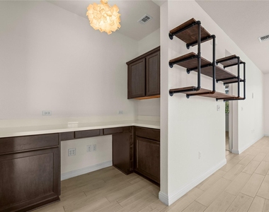 8011 Orizzonte St - Photo Thumbnail 11