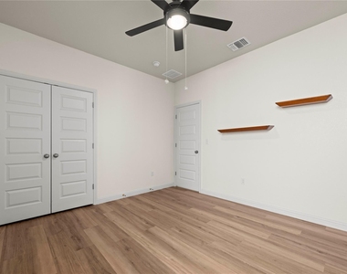 8011 Orizzonte St - Photo Thumbnail 17