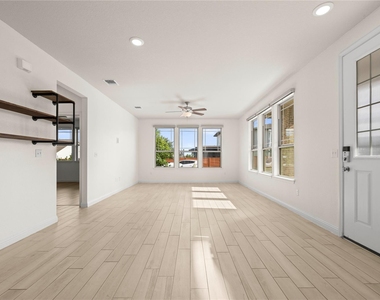 8011 Orizzonte St - Photo Thumbnail 3