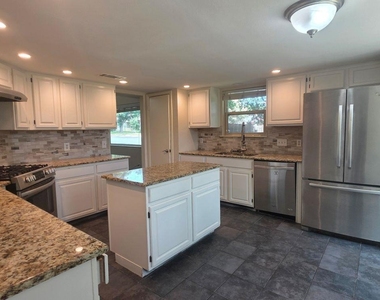 4701 Ganymede Dr - Photo Thumbnail 10