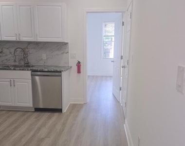 2561 N 18th Street - Photo Thumbnail 2