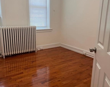 205 S 42nd Street - Photo Thumbnail 6