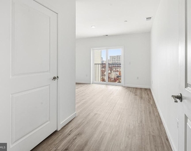 915 N Broad Street - Photo Thumbnail 8