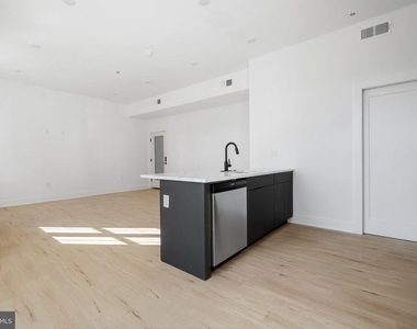 1221 4th Street N - Photo Thumbnail 5