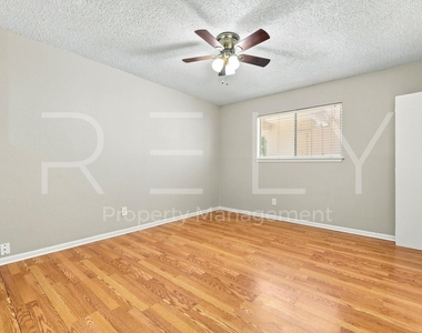205 W William Cannon Dr - Photo Thumbnail 18