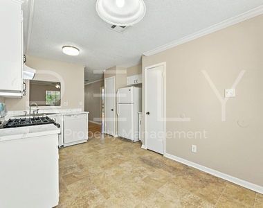 205 W William Cannon Dr - Photo Thumbnail 5