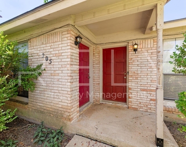 205 W William Cannon Dr - Photo Thumbnail 1