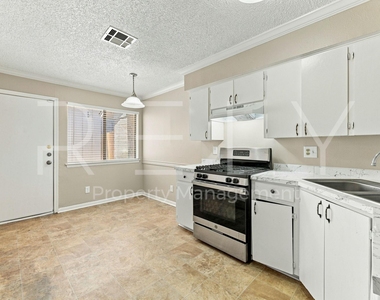 205 W William Cannon Dr - Photo Thumbnail 7
