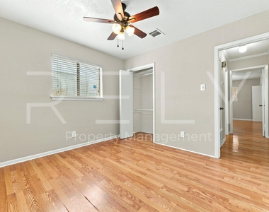 205 W William Cannon Dr - Photo Thumbnail 15