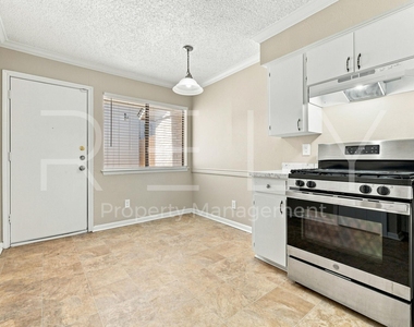 205 W William Cannon Dr - Photo Thumbnail 8