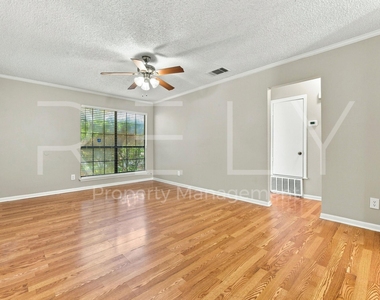 205 W William Cannon Dr - Photo Thumbnail 13