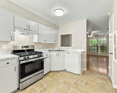 205 W William Cannon Dr - Photo Thumbnail 6