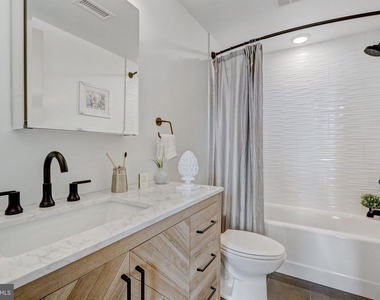 5001 Umbria Street - Photo Thumbnail 5