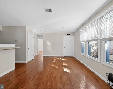 1521 N 15th Street - Photo Thumbnail 10