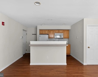 1521 N 15th Street - Photo Thumbnail 13