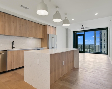 84 East Ave - Photo Thumbnail 4