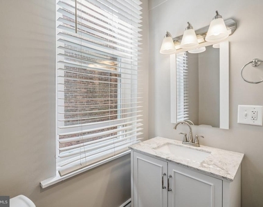 481 Gerhard Street - Photo Thumbnail 8